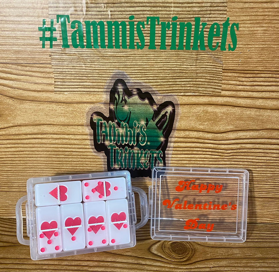 Thumbnail: Heart shaped Domino Set