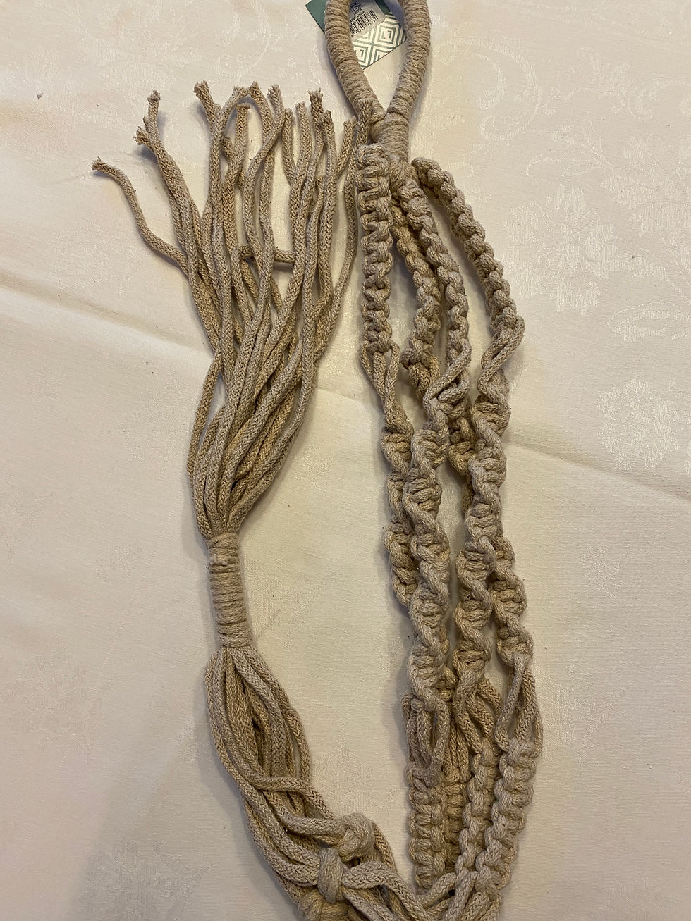 Thumbnail: Macramé gebroken witte plantenstandaard
