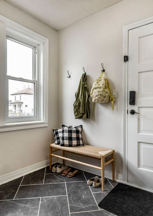 Mudroom - Interior and decor