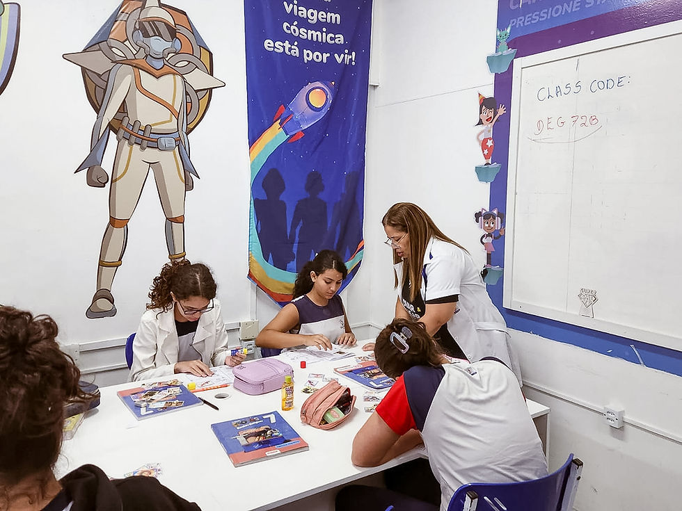 Partilha e comunicação através da troca de figurinhas: a interação que fortalece o aprendizado dos alunos do 6º ano