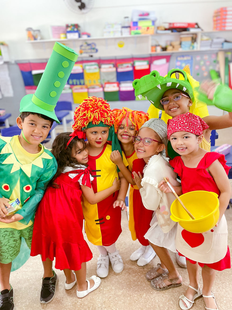 Pequenos protagonistas que brilham em sarau literário na Educação Infantil em comemoração ao Dia Mundial do Livro