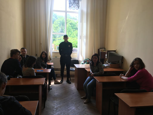 Університет правових знань