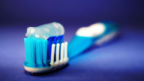 dental-floss-istock_mid.jpg