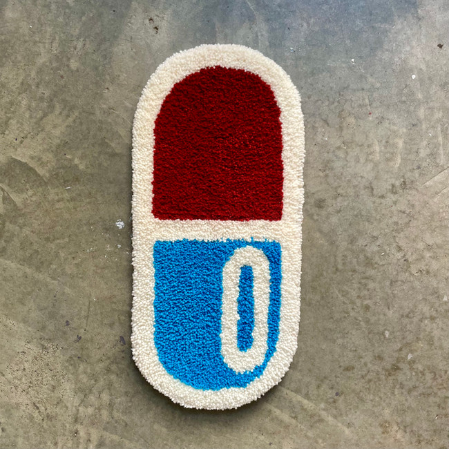 pill - rust/blue.
