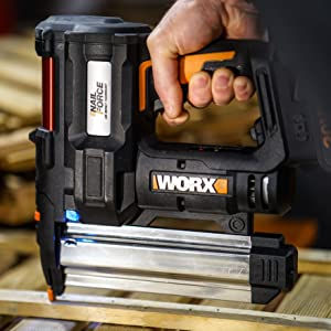 縮圖：WORX 威克士 WX840 20V鋰電釘槍充電套裝(K釘/F釘) - Cordless Lithium Nail / Staple Gun Set