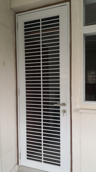 White Powder Coated Cat-Proof Main Gate