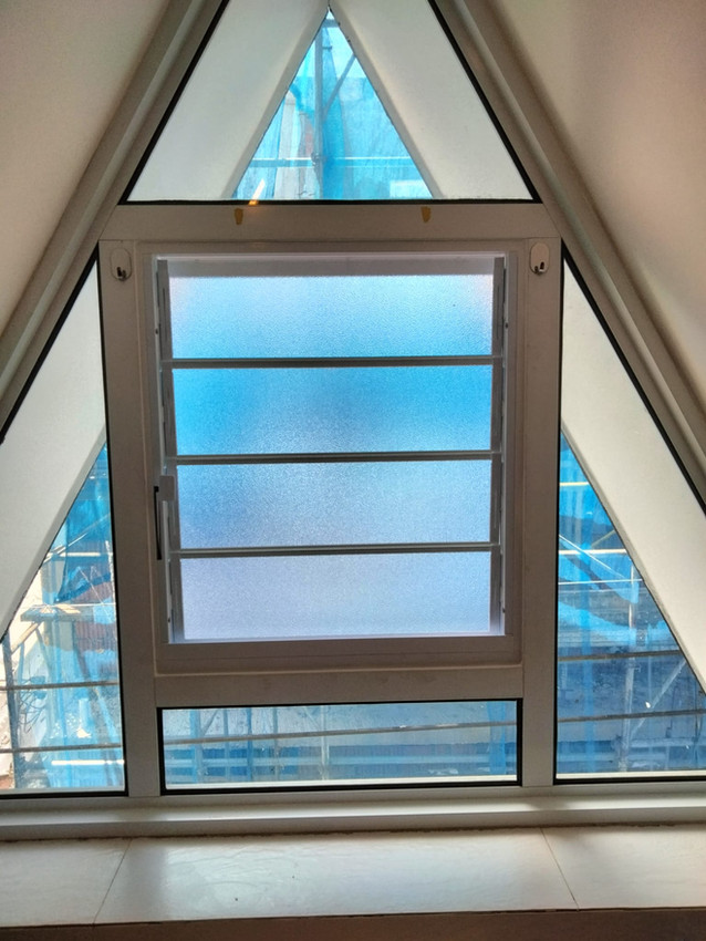 Adjustable Louvre Window (WPC/Clear Frosted)