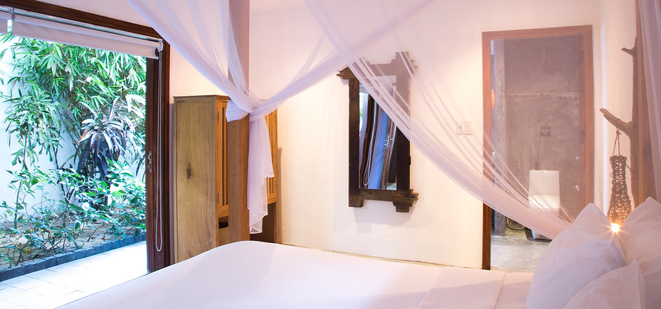 Hoi An beach Villa private king bedroom ensuite free wifi air conditioning.jpg