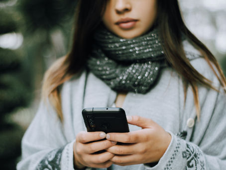 Young adult reviewing digital health information about HPV, vaccination, and preventive care. 