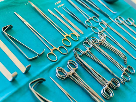 Plano de saúde deve cobrir materiais cirúrgicos