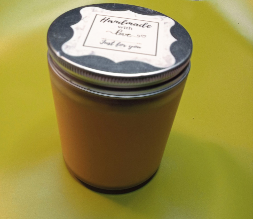 Thumbnail: Mango Scented Lily Orange Candle