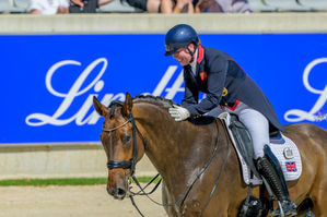 Amsterdam/NED: Jagerbomb glänzt auch in der Kür 
