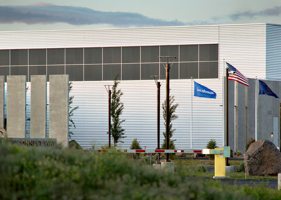Facebook, Connect Way, Prineville, OR, USA, 2015