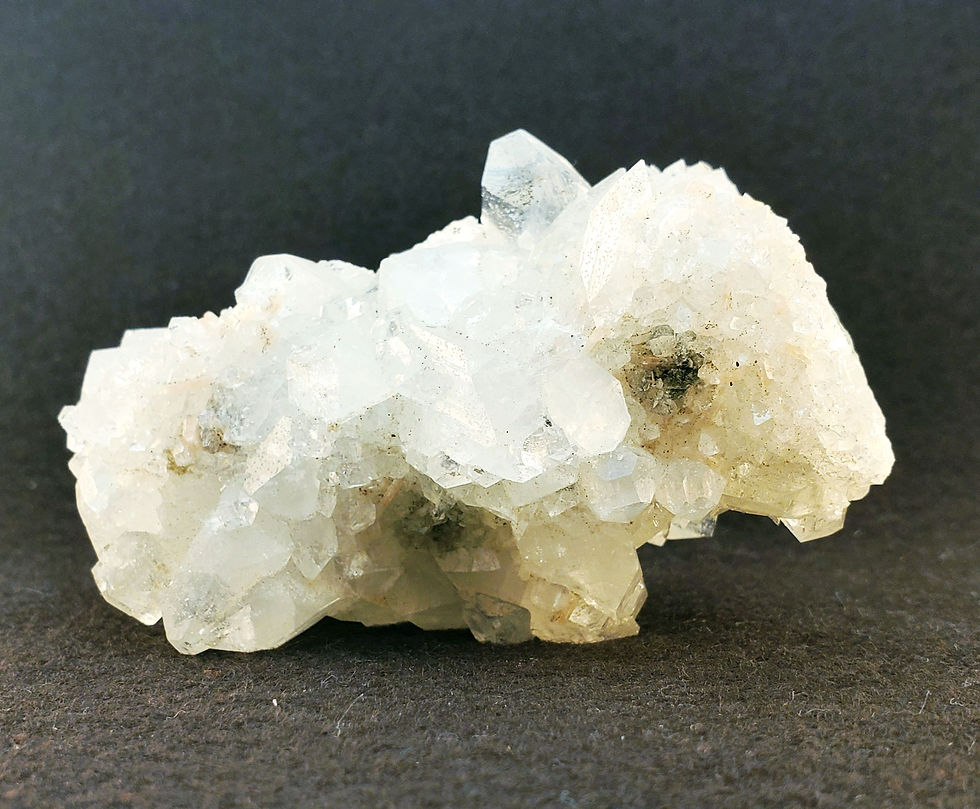 Thumbnail: Apophyllite Cluster
