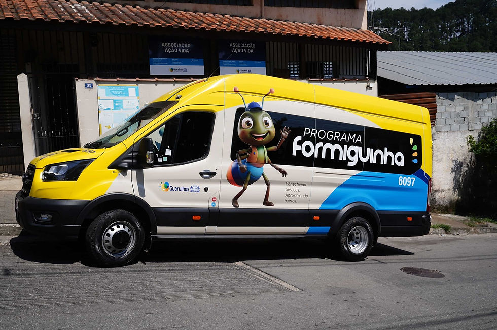 A Prefeitura de Guarulhos, por meio da Secretaria de Mobilidade Urbana (Semob), iniciou nesta segunda-feira (28) um programa inovador. Trata-se do Formiguinha, iniciativa voltada à mobilidade segura que tem por objetivo atender às regiões com vias íngremes, estreitas e topografia mais difícil para o acesso de um ônibus convencional.