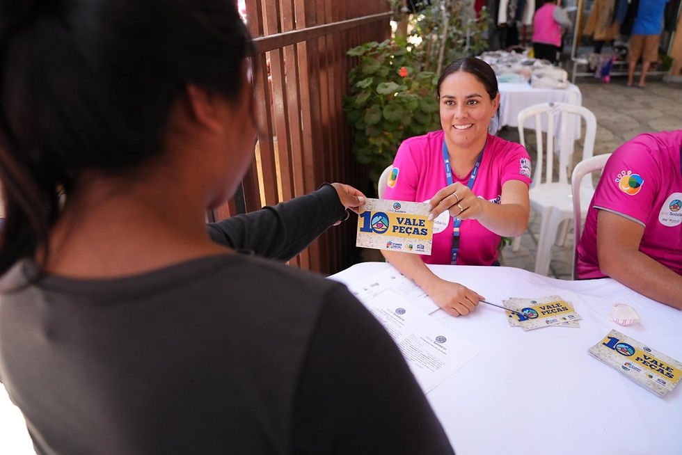 Quatro bairros de Guarulhos recebem o Varal Solidário em outubro. O programa do Fundo Social de Solidariedade passa pela Cidade Seródio no dia 7, pelo Jardim Fortaleza no dia 14, pelo Parque Continental II no dia 21 e pelo Jardim Palmira no dia 28.