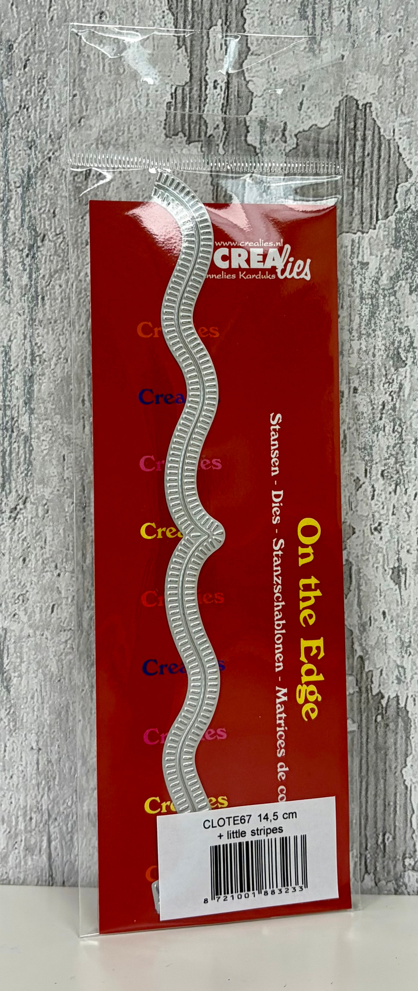 On the Edge Fluted with Little Stripes Dies - By Crealies - Craftmania Stock Photo 1