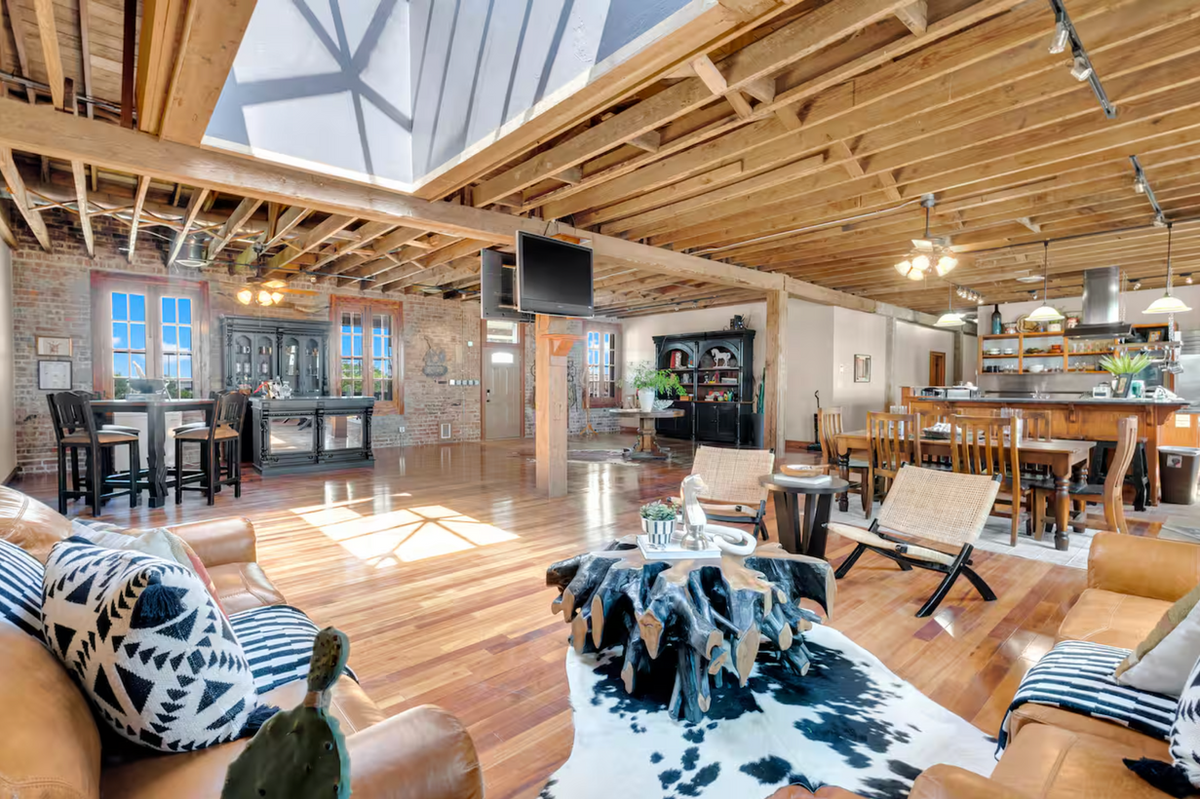 Ten Arrows Stockyards Hotel