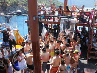 FOAM PARTY GOERS - Which one are YOU?