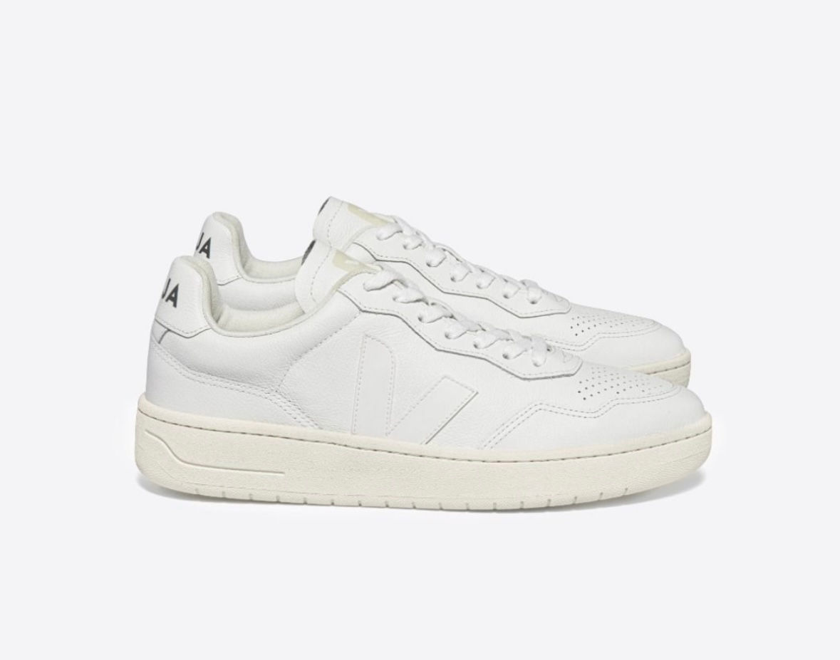 Veja v90 leather white