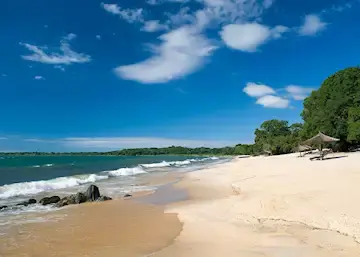 262774-northern-shores-of-lake-malawi.webp