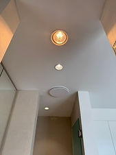 Bathroom ceiling - heat lamp, lighting and bathroom round exhaust