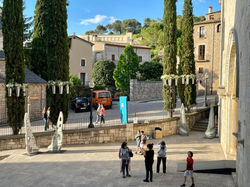INÈDITA
