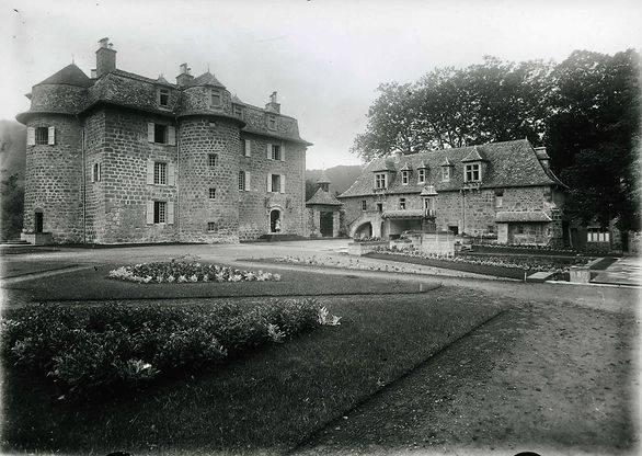 Château de la Voûte et ses jardins à Marmanhac - [1900-1920]1.jpg