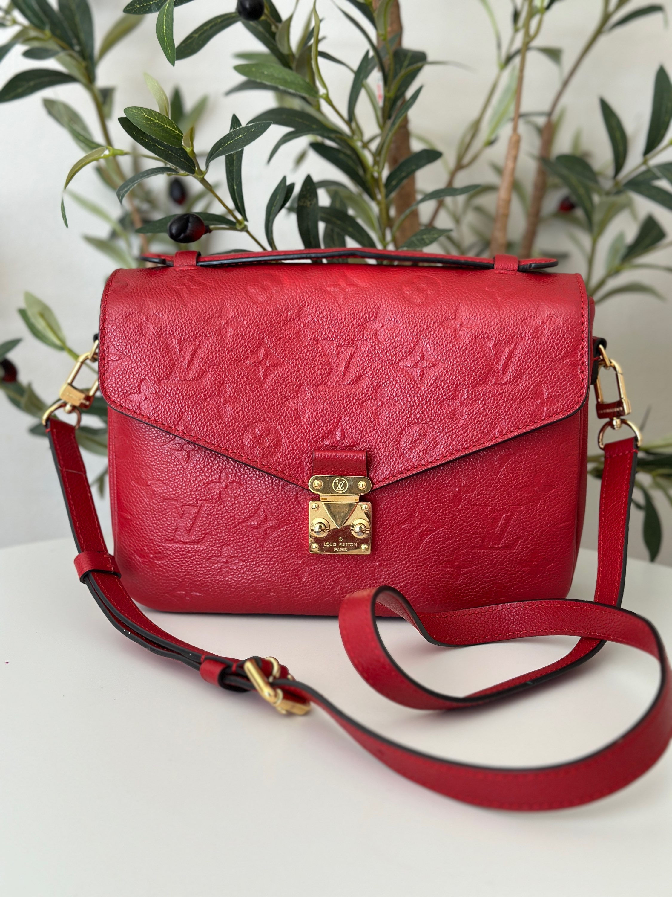Metis in Red Empreinte