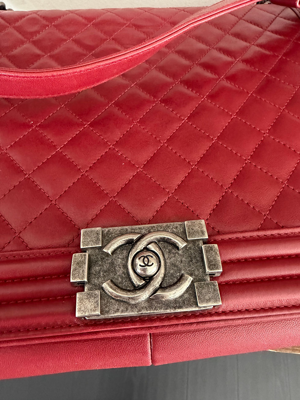 Thumbnail: Chanel Boy Bag Large-Red