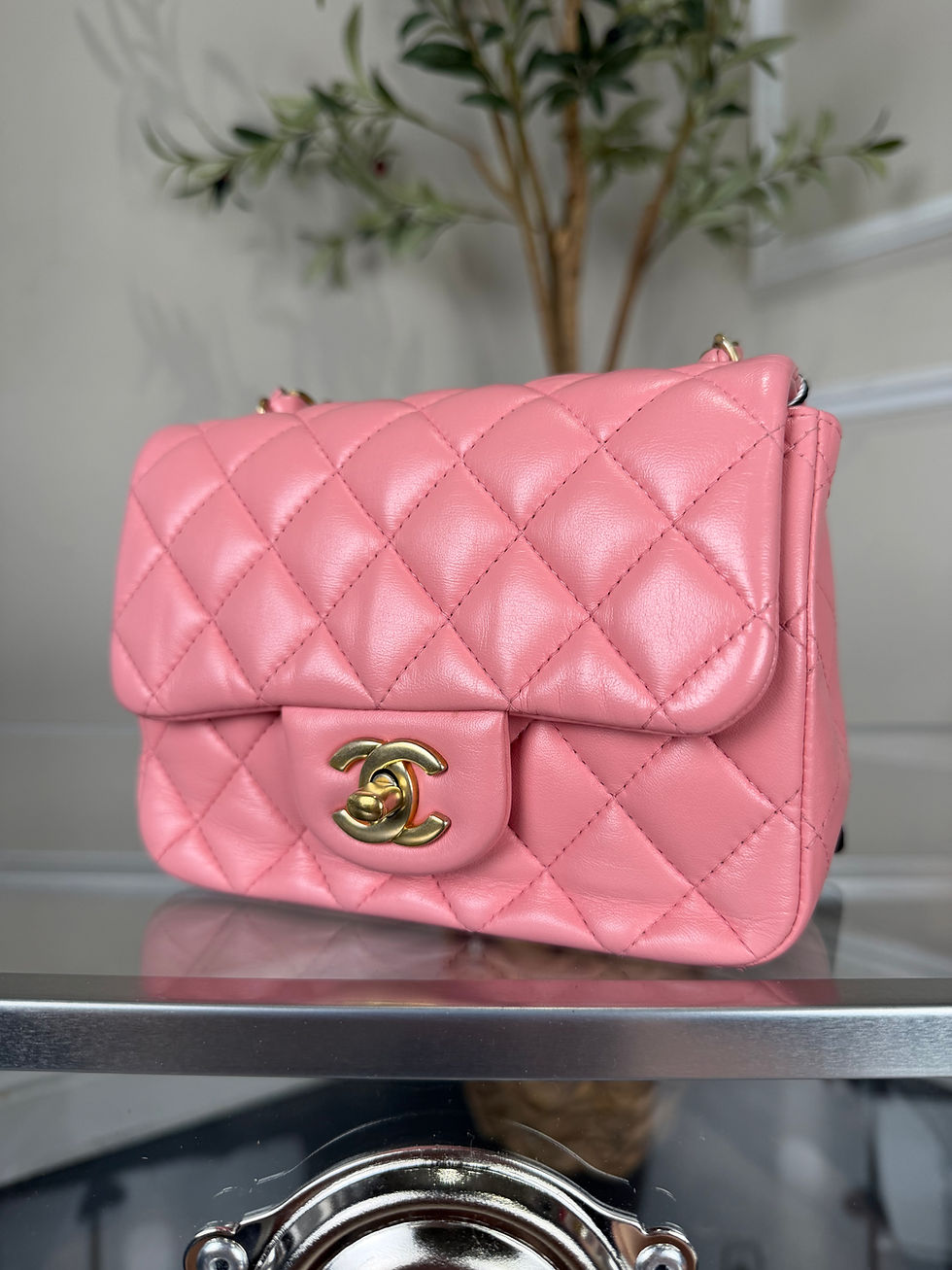 Thumbnail: Chanel pink shoulder bag