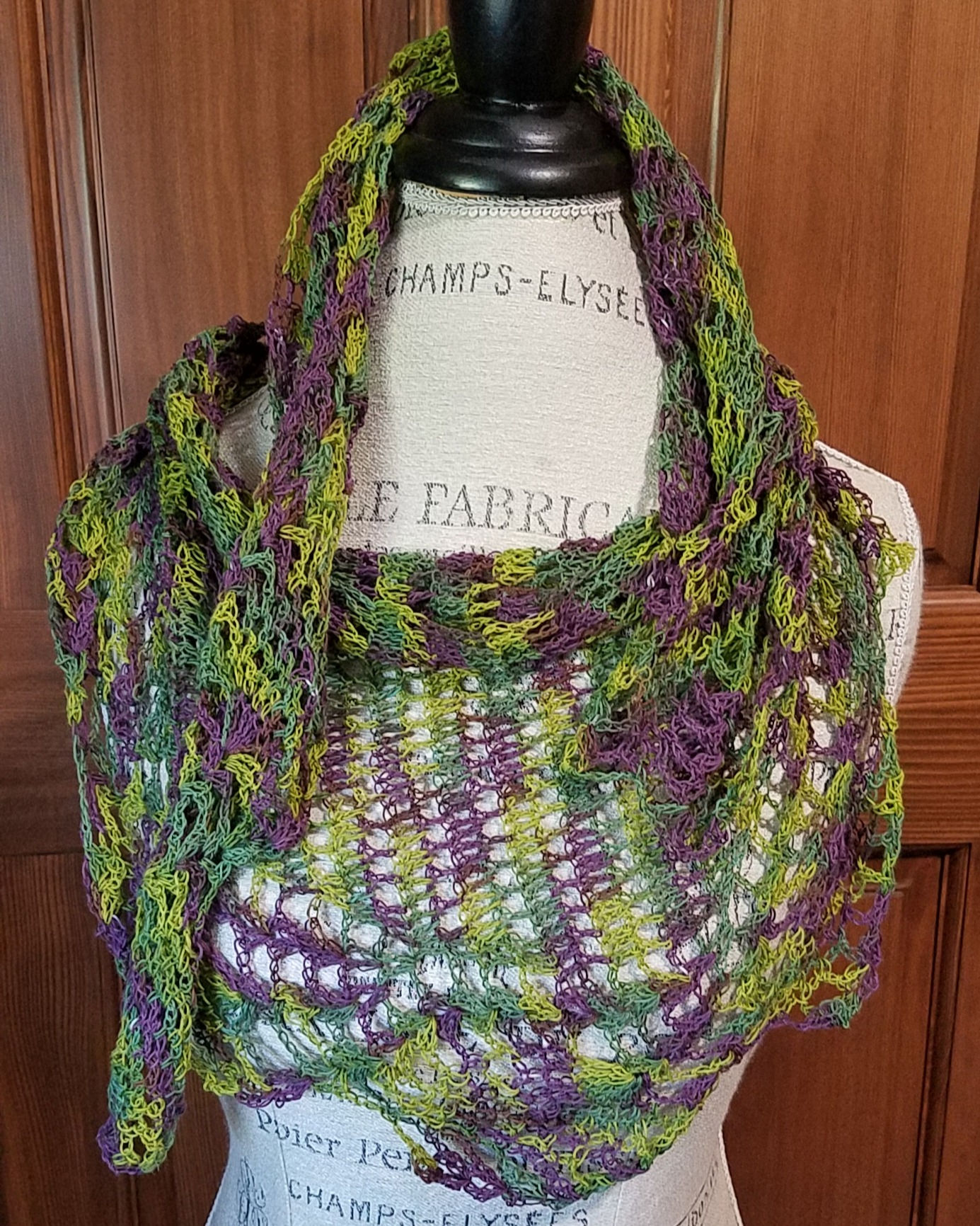Lace grapevine scarf
