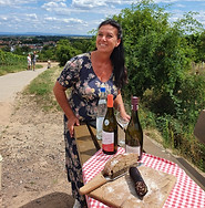 Ich bin Birgit und betreue dich persönlich bei der richtigen Weinwahl.