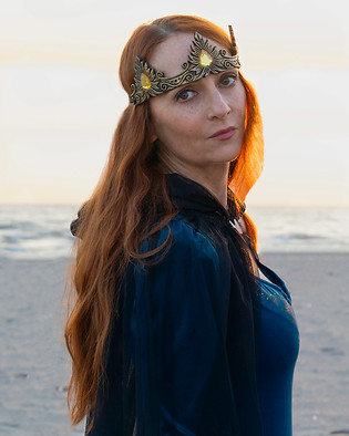 Young_Gabrielle_Medieval_5.jpg