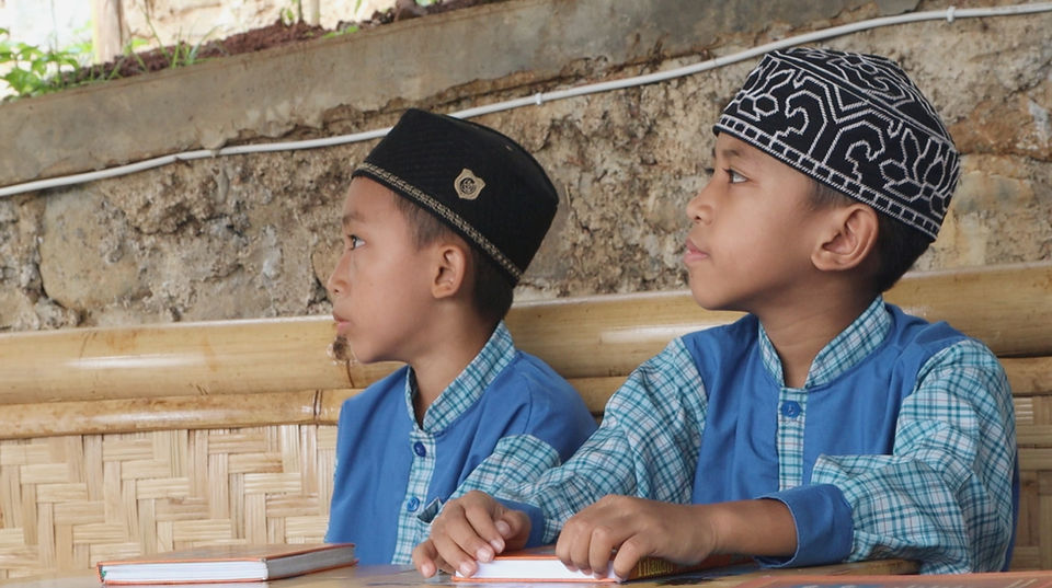 Suasana santri dan santriwati Rumah Tahfidz semangat mengikuti pelajaran