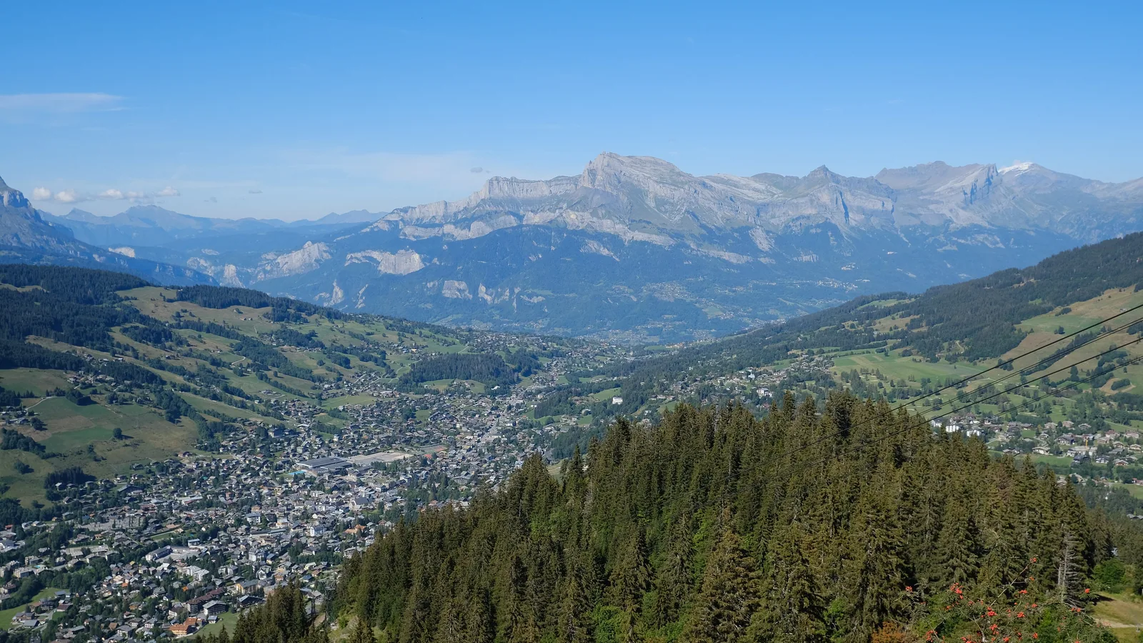 Zurich Airport to Megève Private Transfer