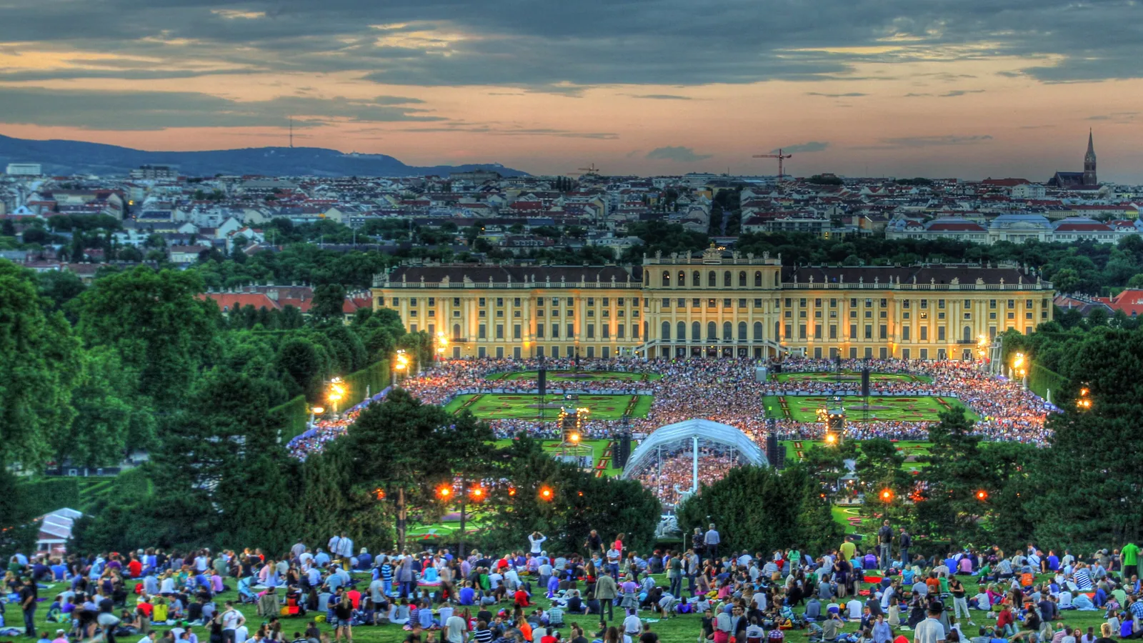 Zurich Airport to Vienna Private Transfer