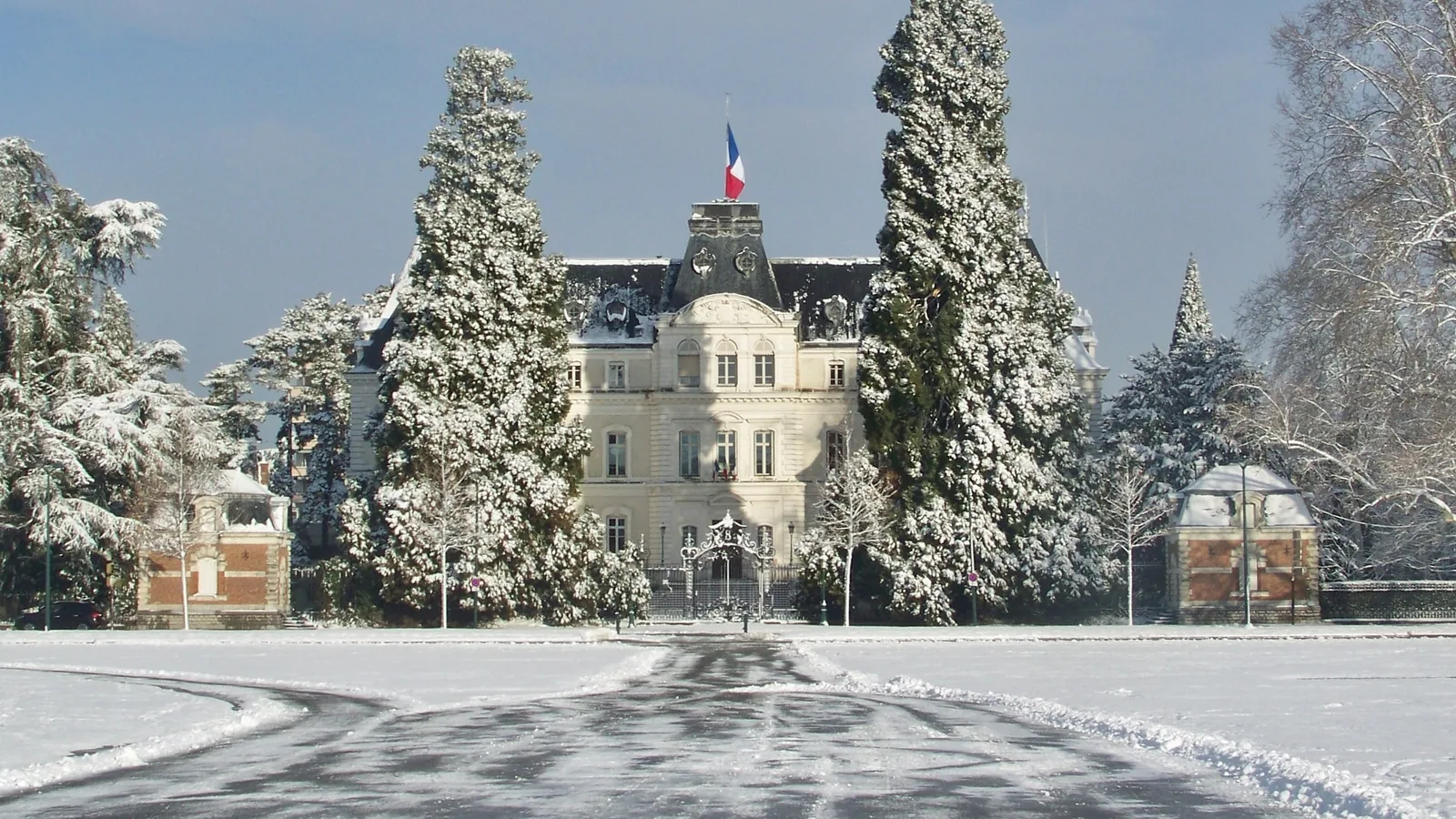 Zurich Airport to Annecy Private Transfer
