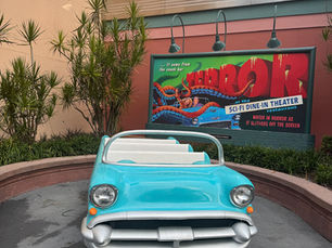 Sci-Fi Dine-In Theater 🍔🎥🚗