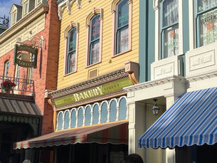 Main Street Bakery (Starbucks) at Magic Kingdom ☕