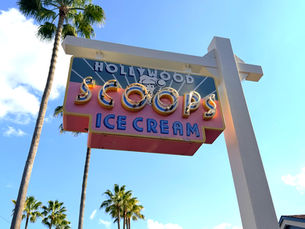 Hollywood Scoops 🍨