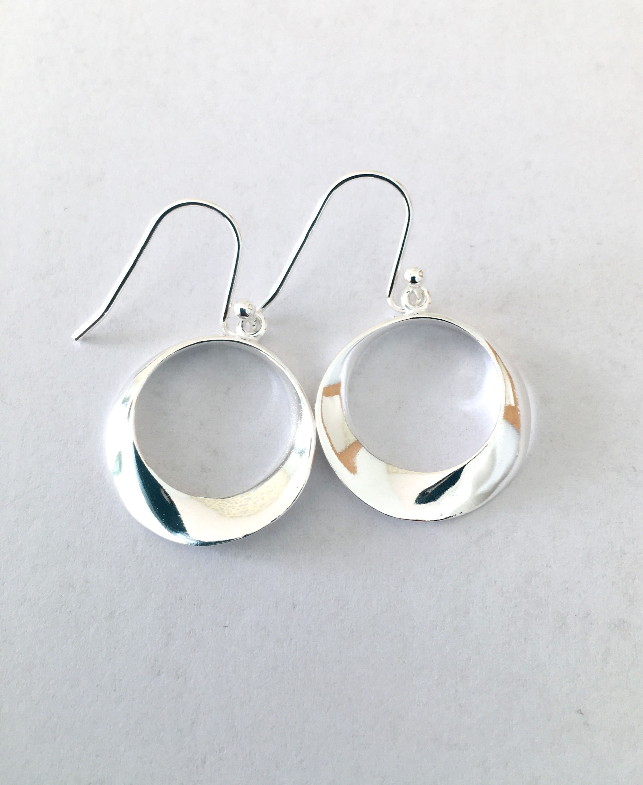 Simple Ring Twist Drops