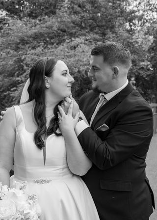 Relaxed wedding photographer captures beautiful outdoor marquee wedding