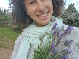 שיקוי הרגעה מתוק: איכויות הלבנדר ומתכון למיצוי לבנדר בגליצרין