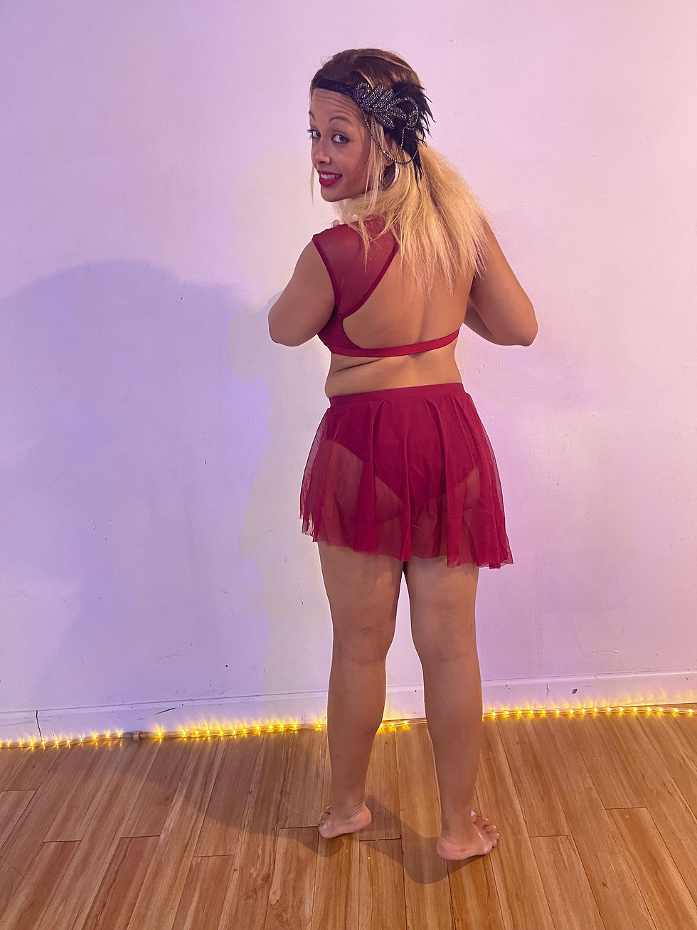 Миниатюра: Цирковой бордовый костюм с шестом