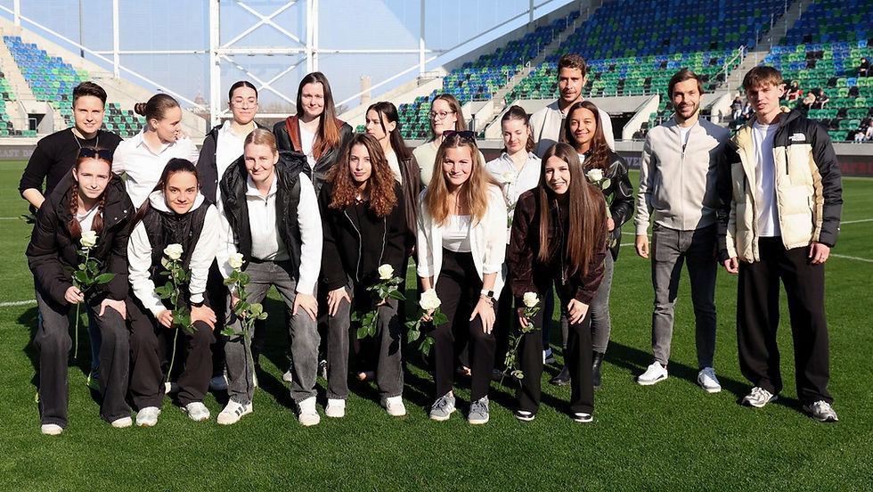 Virággal lepték meg lányainkat