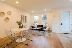 SE 50th, great room