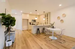 SE 50th, great room
