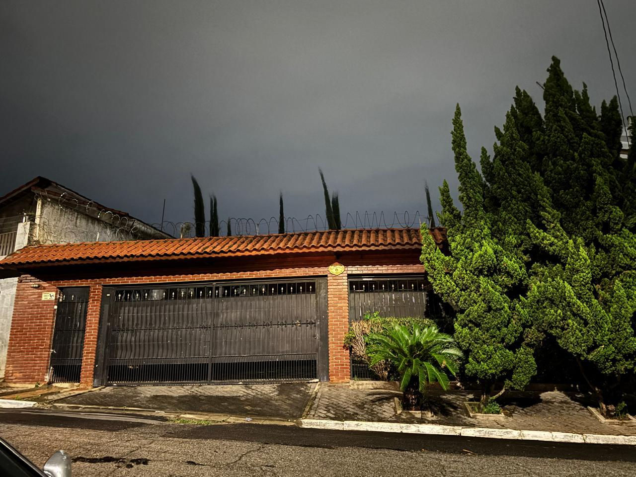 Vende Casa - Rua Adalberto Szilard, 6 - Jd das flores