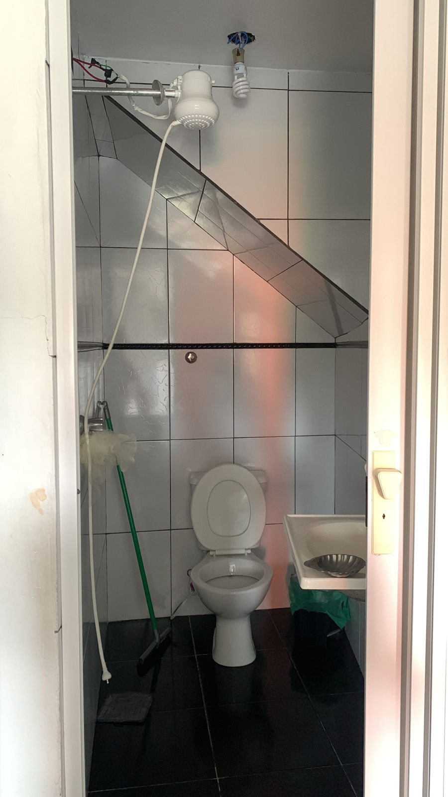 Miniatura: Vende Casa - (Aréa Prefeitura) - R Asdrubal Gonçalves 14-A - Jardim das Flores